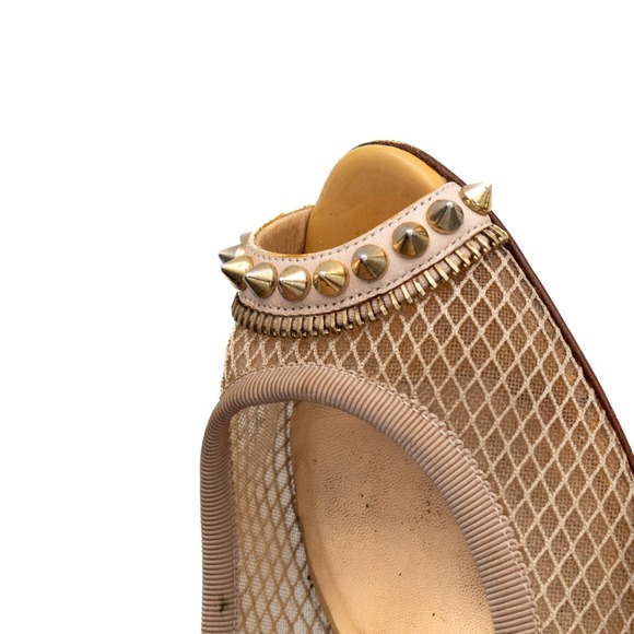 Christian Louboutin Beige Mesh Patent Leather Peep Toe Kitten Heels Spikes SZ 7 - Picture 14 of 14